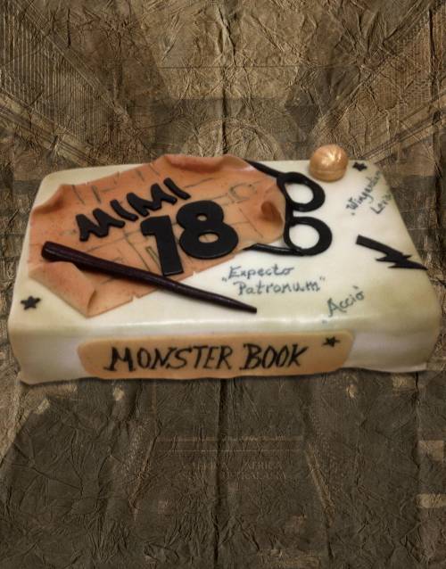 Geburtstagstorte Monster Book