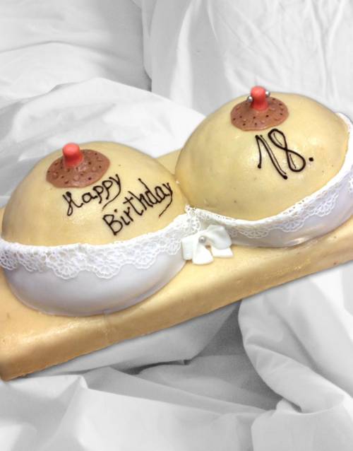 Geburtstagstorte in Form von zwei Brüsten